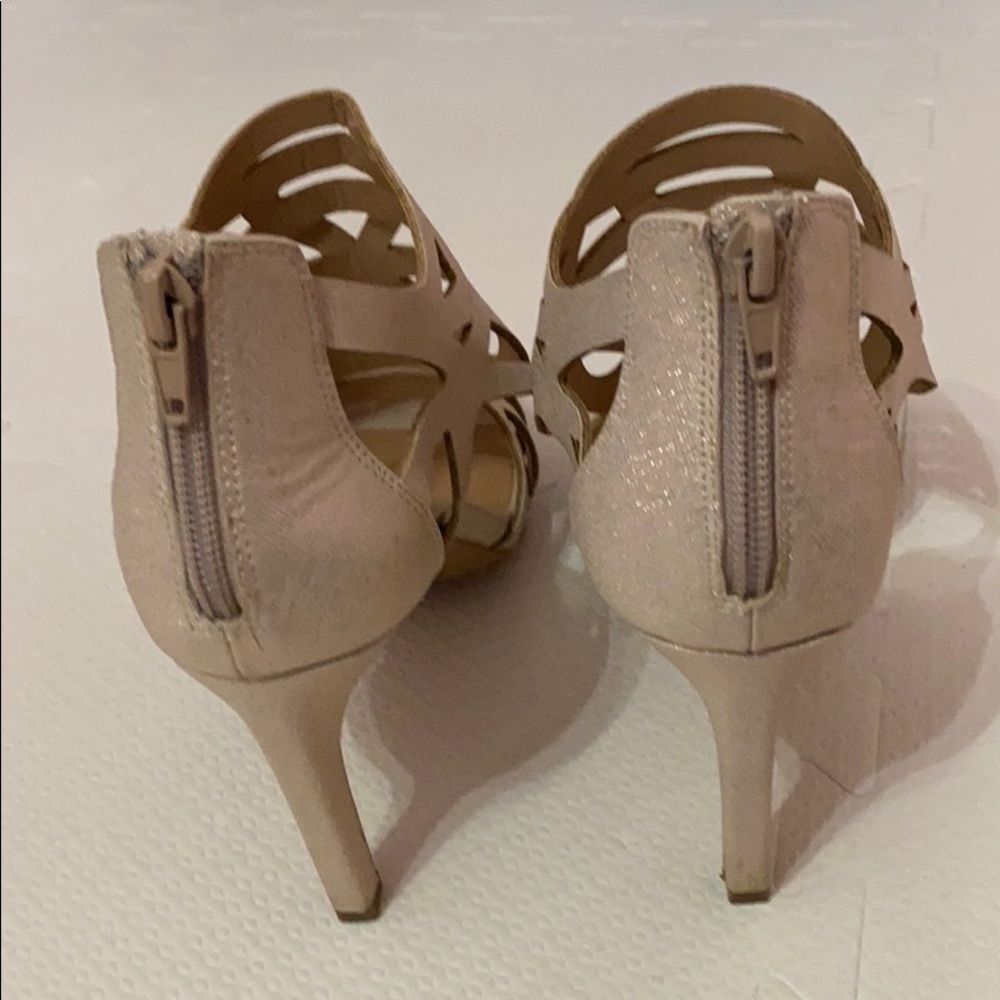 Heels - Picture 2 of 5